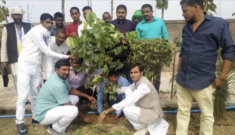 युवा राजद ने मनाया पूर्व उपमुख्यमंत्री तेजस्वी यादव का जन्मदिन।