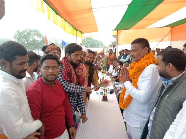 शहीद शशि कुमार यादव फुटबॉल मैच में बक्सर ने मारी बाजी