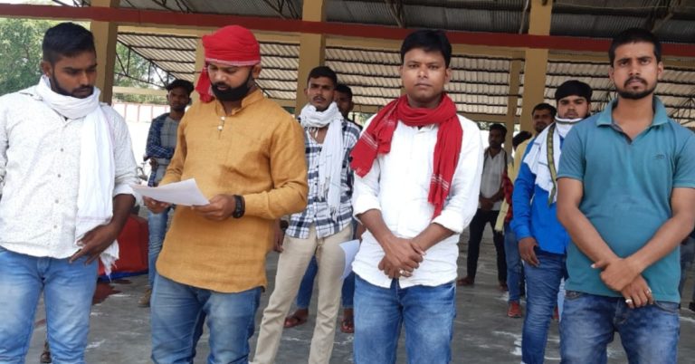 कथा वाचक मोरारी बापू पर करवाई करने हेतु नगर थाना को दिया आवेदन..