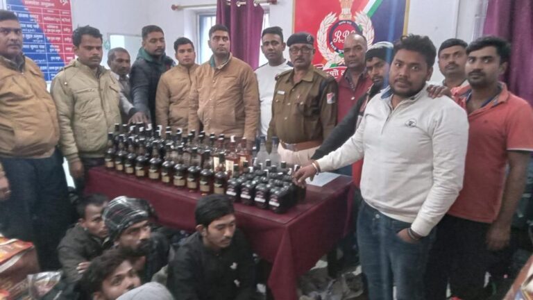 शराब तस्करों का रेलवे बना सेफ जोन