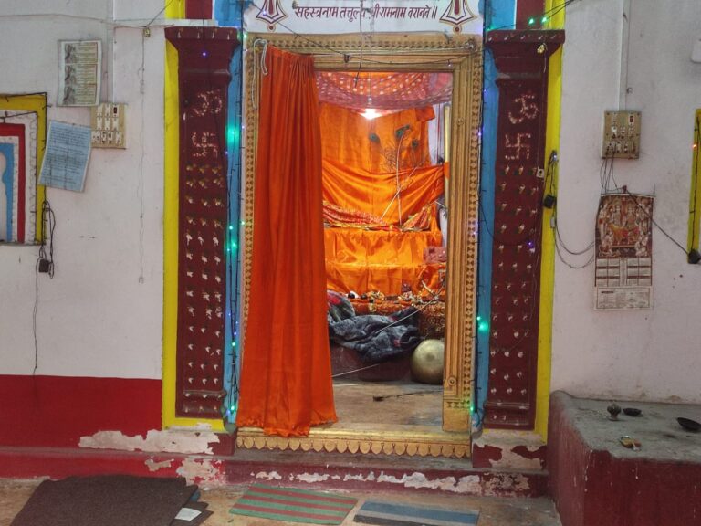 अष्टधातु की चार मूर्तियां हुई चोरी
