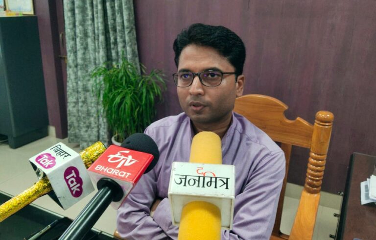 शब ए बारात एवं होली पर्व  की विधि व्यवस्था को लेकर जिला प्रशासन ने जारी किए आदेश