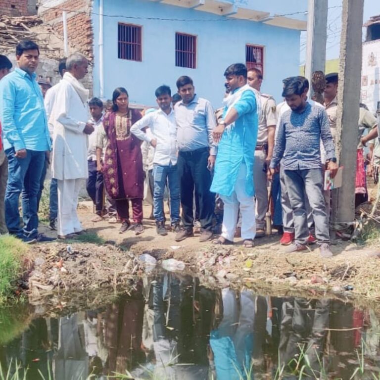 ग्रामीणों की शिकायत पर अधिकारियों संग विधायक पहुंचे रेहियां