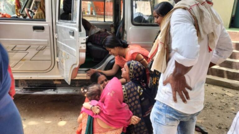 सड़क दुर्घटना में हुई दो लोगों की मौत