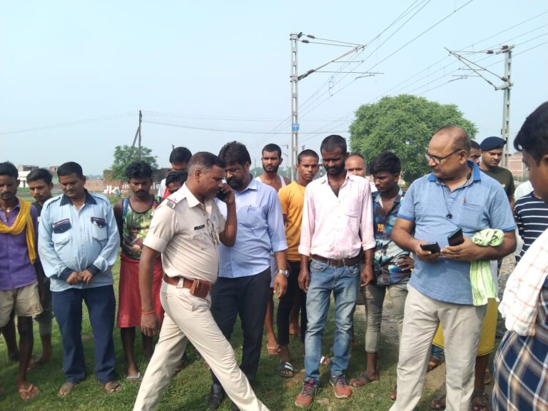रेलवे ट्रैक पर मिला युवक का शव हत्या या दुर्घटना
