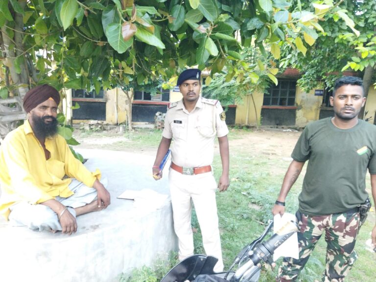 लॉज में किशोर की मौत, पुलिस, चिकित्सक एवं पिता के बयानों में विरोधाभास