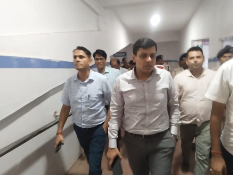 बक्सर में मिला एक डेंगू का  मरीज, जिलाधिकारी ने  व्यवस्थाओं का लिया जायजा