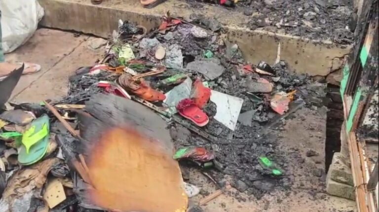 दुकान में लगी भीषण आग, लाखो की संपत्ति जलकर राख