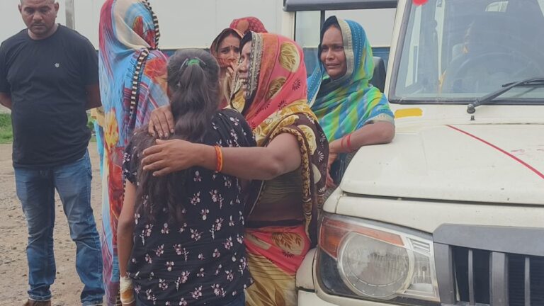 भीषण सड़क दुर्घटना में पिता पुत्र की दर्दनाक मौत
