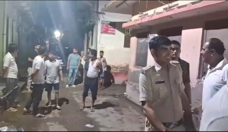 बक्सर में अपराधियों का तांडव, पुलिस बनी मूकदर्शक