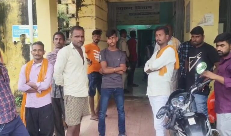 बेडरूम में मिला विवाहिता का शव, ससुराल पक्ष के लोग फरार