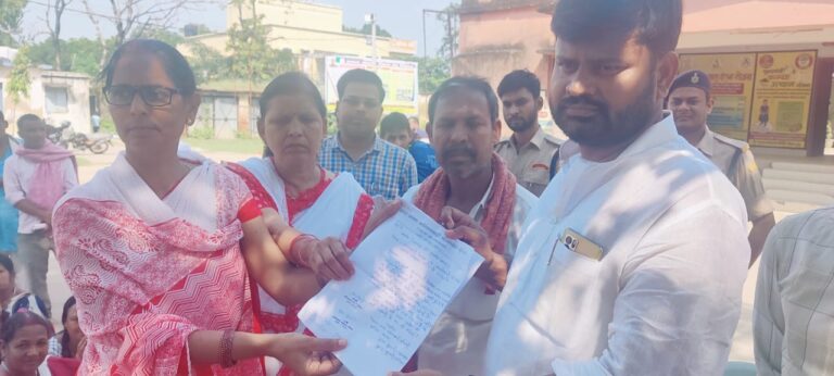 आंगनबाड़ी सेविका सहायिकाओं के हड़ताल में विधायक भी रहे शामिल