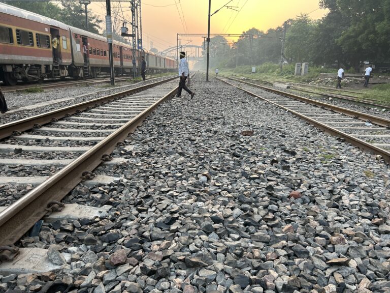 6 दिन के अंदर दूसरी बार ट्रेन डिरेल होने से दहशत में है यात्री