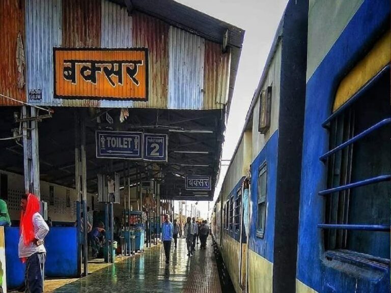 बक्सर में टला बड़ा रेल हादसा, अधिकारियों के फूले हाथ पैर.