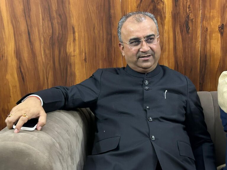 नरेंद्र मोदी तो दूर भाजपा का एक कार्यकर्ता भी दे सकता है नीतीश कुमार को चुनौती- मंगल पांडे