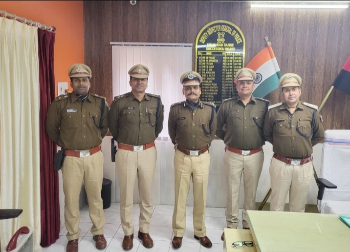 बक्सर पहुंचे शाहाबाद रेंज के डीआईजी नवीन चंद्र झा पुलिस अधिकारियों में मचा हड़कंप