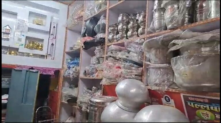 बक्सर जिले में चोरों का बढ़ा आतंक, किये लाखों की चोरी