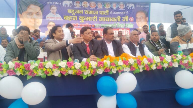 जन्मदिन मनाने के बहाने बसपा ने दिखाई अपनी ताकत, विरोधियों के उडे़ होश.