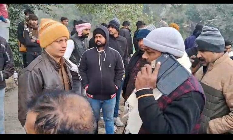 नहर में मिली युवती की लावारिस लाश.