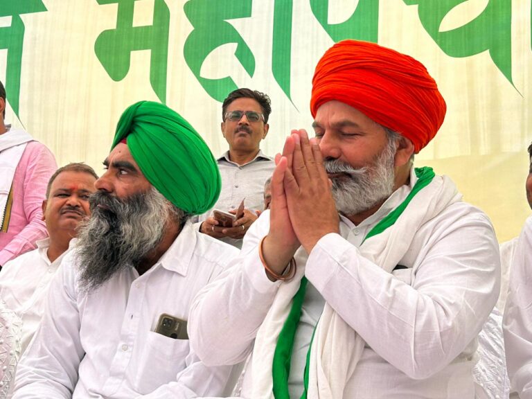 बक्सर पहुँचे किसान नेता राकेश टिकैत, कहा सरकार के इशारे पर हुआ है किसानों पर लाठी चार्ज