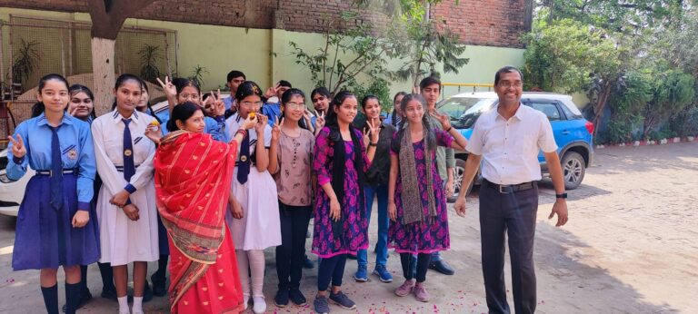 बिहार सेंट्रल स्कूल के बच्चों ने दसवीं बोर्ड में लहराया परचम