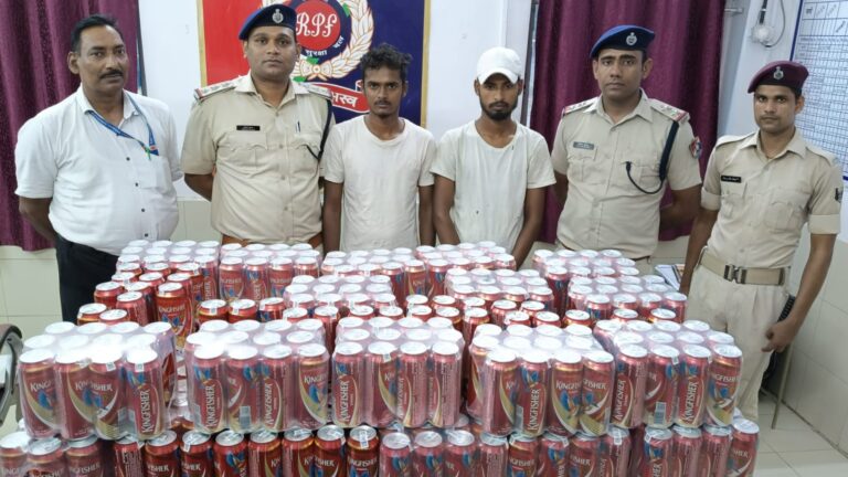 बक्सर आरपीएफ ने शराब तस्कर को किया गिरफ्तार