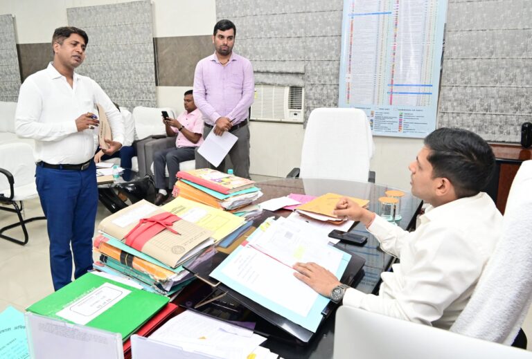 सीएमआर आपूर्ति में ढिलाई: बक्सर लक्ष्य से पीछे, डीएम ने दिए सख्त निर्देश