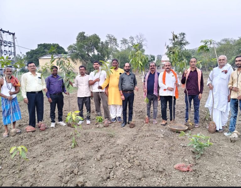 वृक्षारोपण से ही बचेगी दुनिया