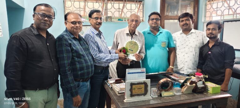 रोटरी बक्सर ने चिकित्सकों और सीए को किया सम्मानित