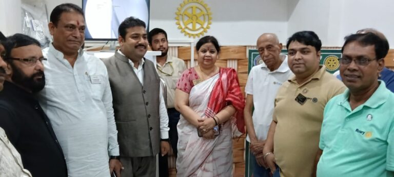 बक्सर रोटरी क्लब में हुआ लेप्रोस्कॉपी सेंटर का उद्घाटन, दिलशाद बनें नए अध्यक्ष