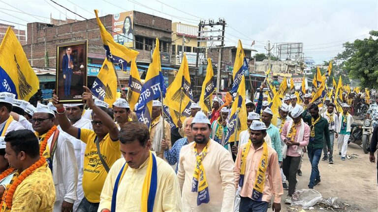‘आप’ की केजरीवाल जनसंपर्क यात्रा
