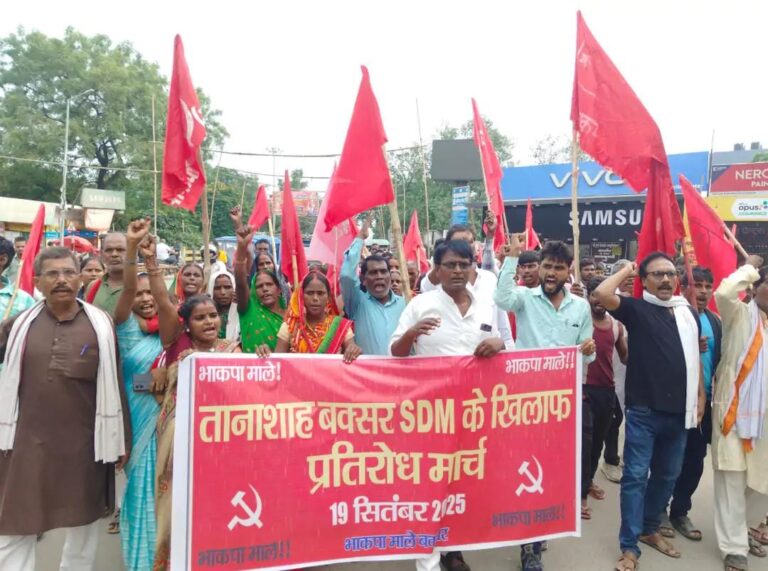 एसडीएम पर मनमानी का आरोप, युवक की जेल पर बवाल