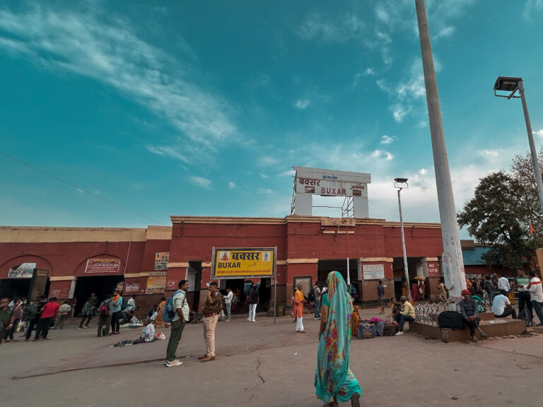 मॉडल रेलवे स्टेशन नहीं बना बक्सर, यात्रियों की परेशानी बरकरार