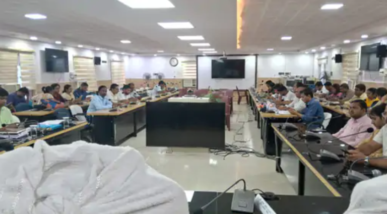 निर्वाचन पदाधिकारियों  को दिया गया नामांकन प्रक्रिया का प्रशिक्षण