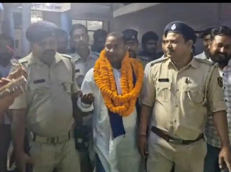 एक साल पुराने मामले में प्रत्याशी गिरफ़्तार, समर्थकों में उबाल