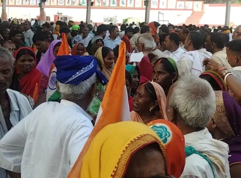 अमित शाह की सभा से पहले बवालः दलित महिलाओं ने बदसलूकी का लगाया आरोप