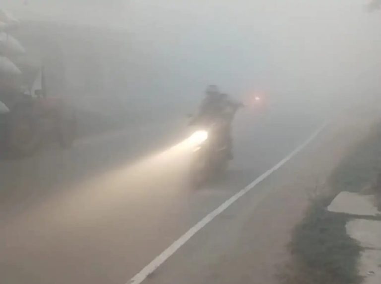 ठंड का कहर जारी, स्कूलों में अवकाश बढ़ाया गया