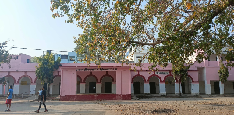 नेहरू स्मारक उच्च विद्यालय के छात्रों ने एमपी हाई स्कूल का किया भ्रमण