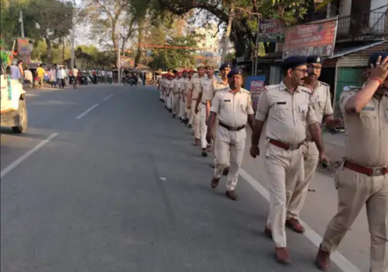 रामनवमी को शांतिपूर्ण बनाने के लिए फ्लैग मार्च