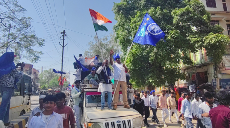 अंबेडकर जयंती पर निकली विशाल शोभा यात्रा