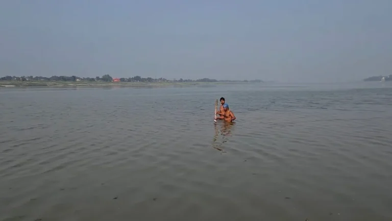 गंगा-ठोरा संगम पर नहाने पर लगा पूर्ण प्रतिबंध