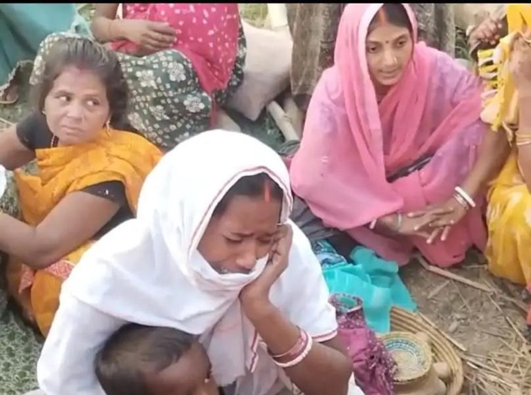 गोगौरा गांव में भीषण आग, सात महादलित परिवारों के घर स्वाहा