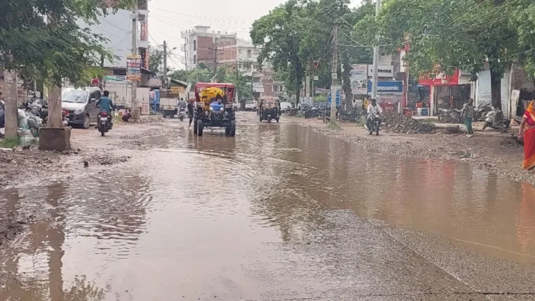 डुमरांवः सड़क निर्माण की दोहरी खुशखबरी