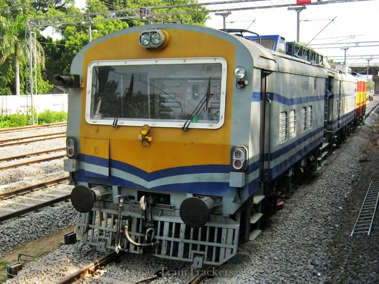 रेल डिपो में आधुनिक टावर वैगन का कायाकल्प