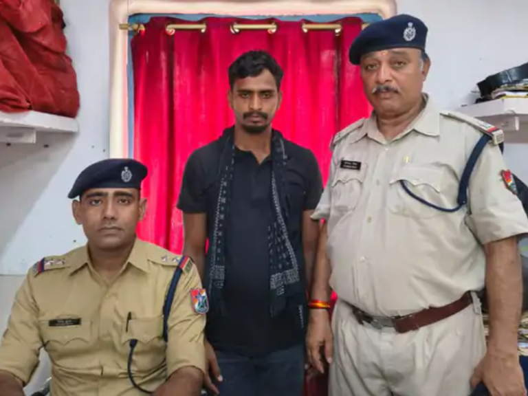फुट ओवरब्रिज पर ट्रैक्टर चढ़ाने वाला चालक गिरफ्तार