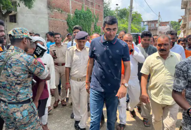 बिजली कटौती को लेकर दो पक्षों में टकराव, एक घायल