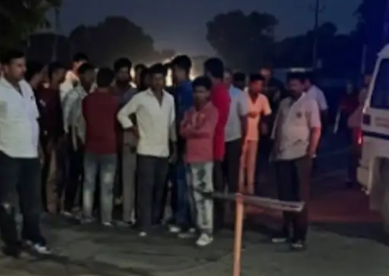 बक्सर-इटाढ़ी मार्ग पर पिकअप की टक्कर से बाइक सवार की मौत