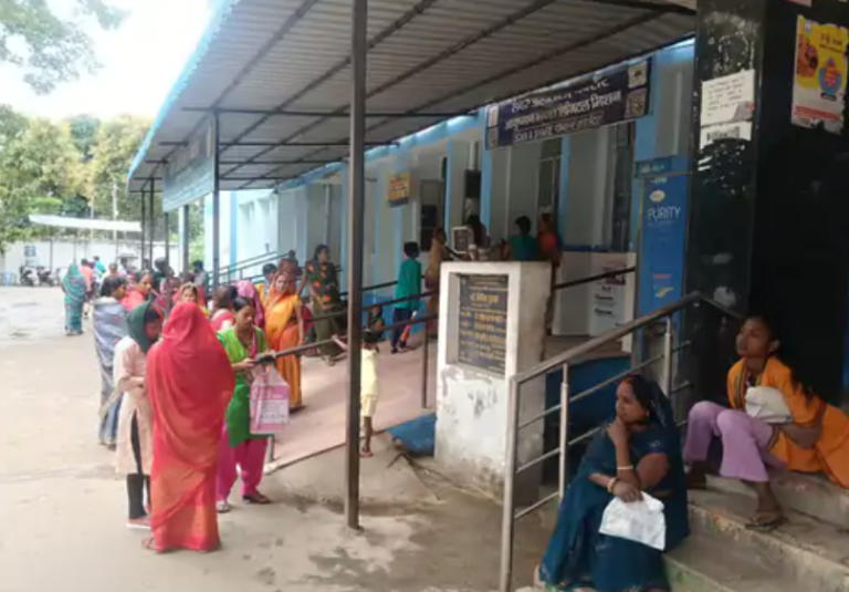 बक्सर में डॉक्टरों की अनिश्चितकालीन हड़ताल, ओपीडी सेवाएं ठप