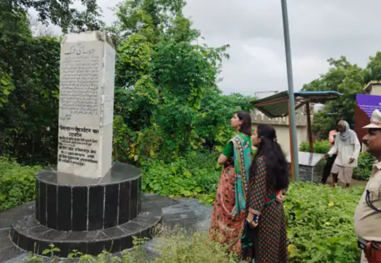 चौसा युद्ध मैदान पर छाई बदहाली, डीएम ने किया स्थलीय निरीक्षण