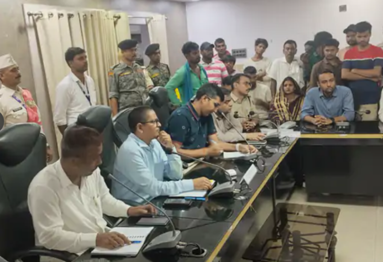 एआई के आसरे पढ़ा रहे शिक्षक, छात्रों ने प्रशासन से की शिकायत